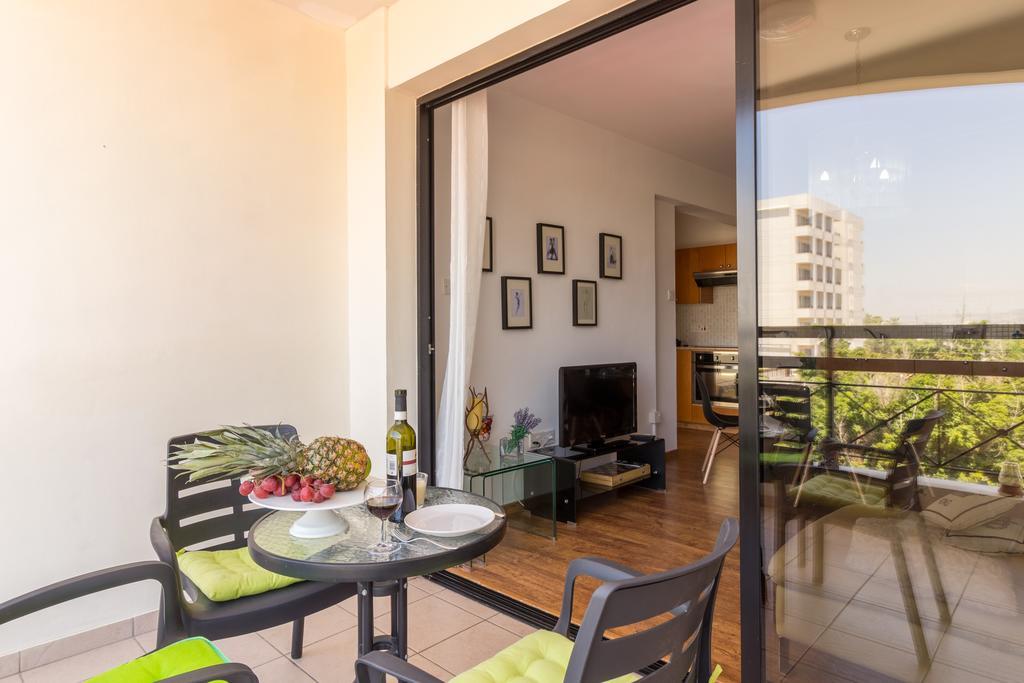 Mama Seaside Apartment Larnaka Exterior foto