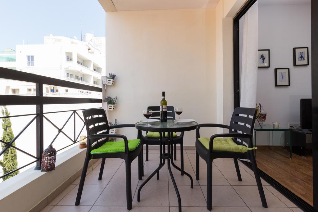 Mama Seaside Apartment Larnaka Exterior foto